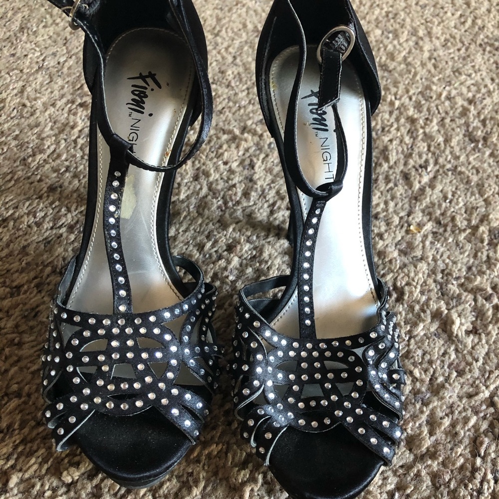 Fioni Night Black Heels